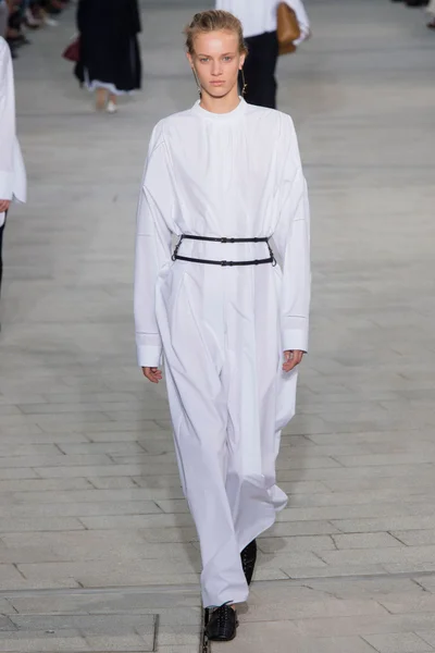 Look 8